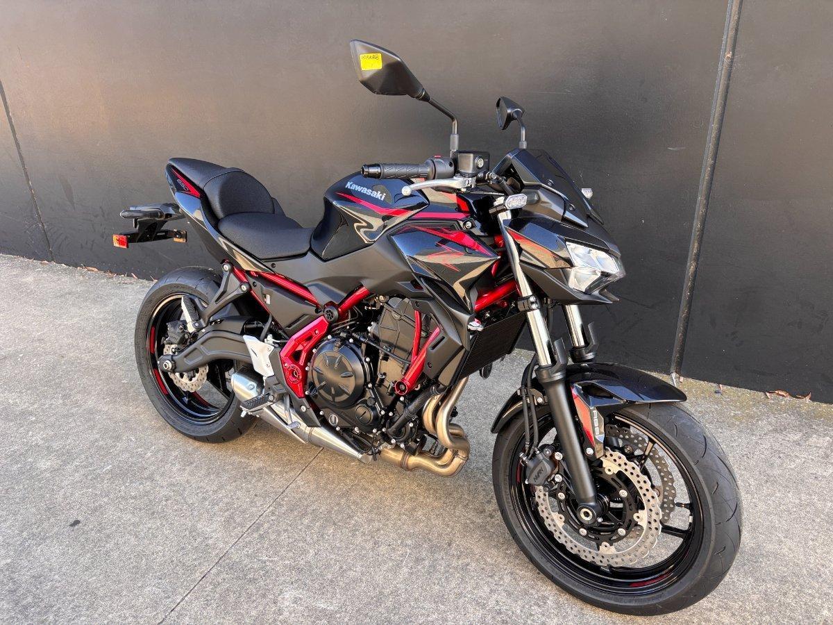 2025 KAWASAKI Z650 RS ROAD