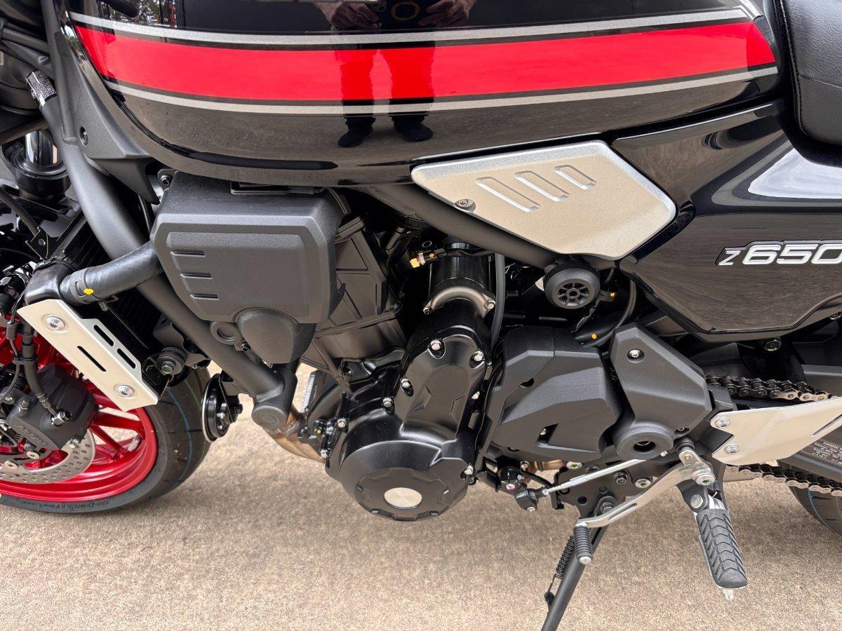 2025 KAWASAKI Z650 RS ROAD