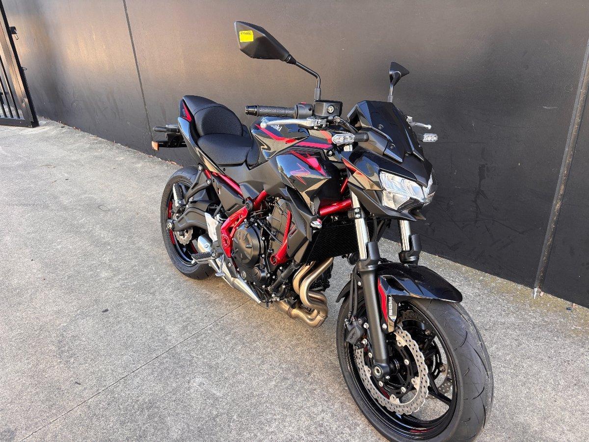 2025 KAWASAKI Z650 RS ROAD