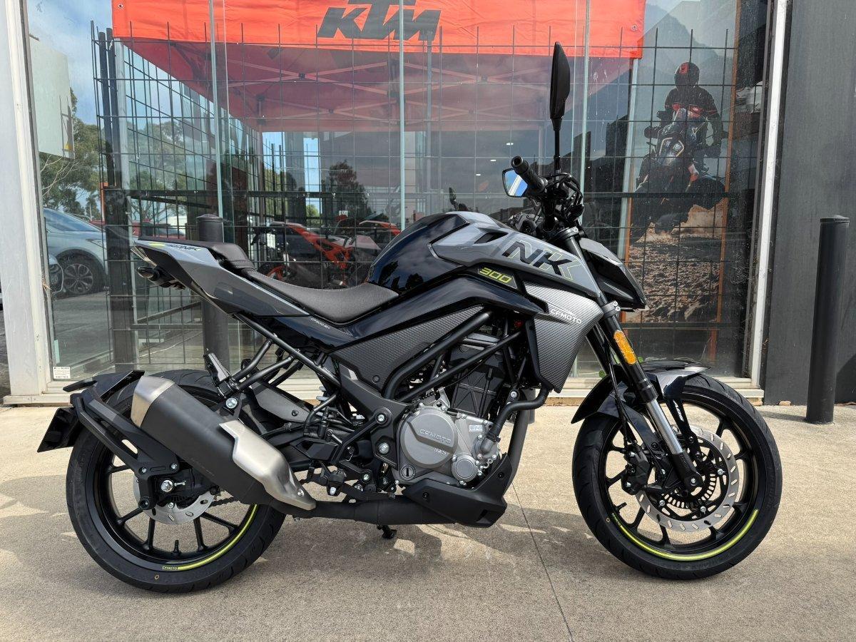 2025 CF MOTO 300 NK ABS ROAD