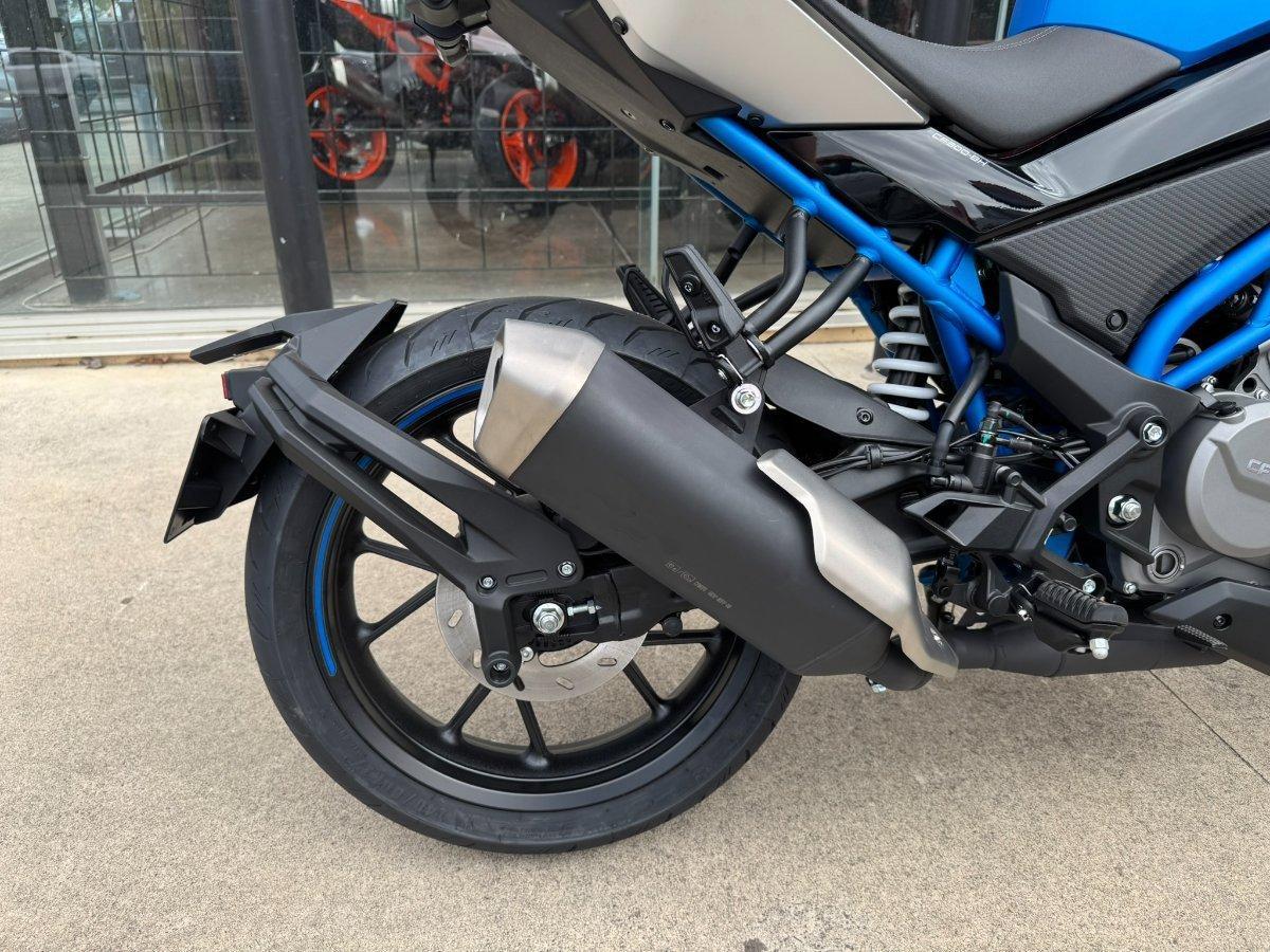 2025 CF MOTO 300 NK ABS ROAD