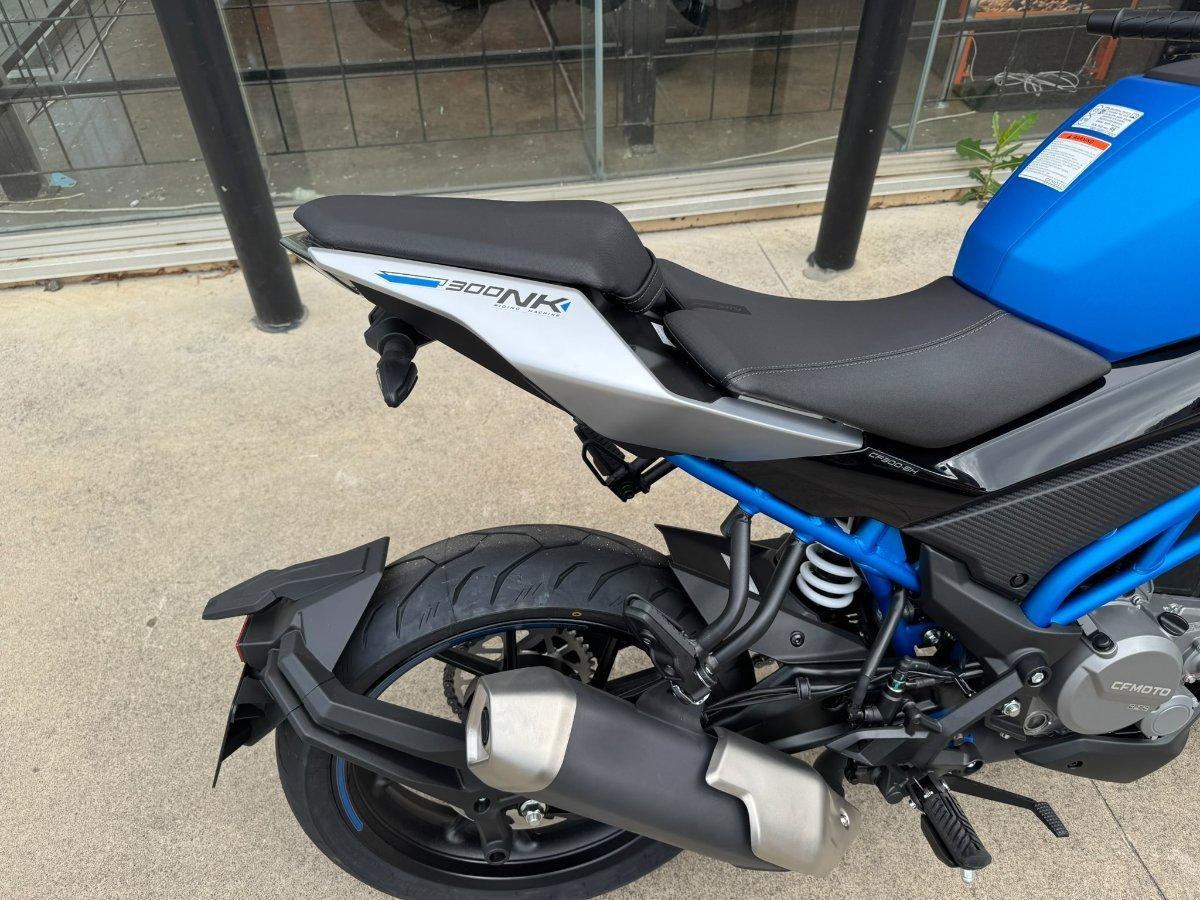 2025 CF MOTO 300 NK ABS ROAD