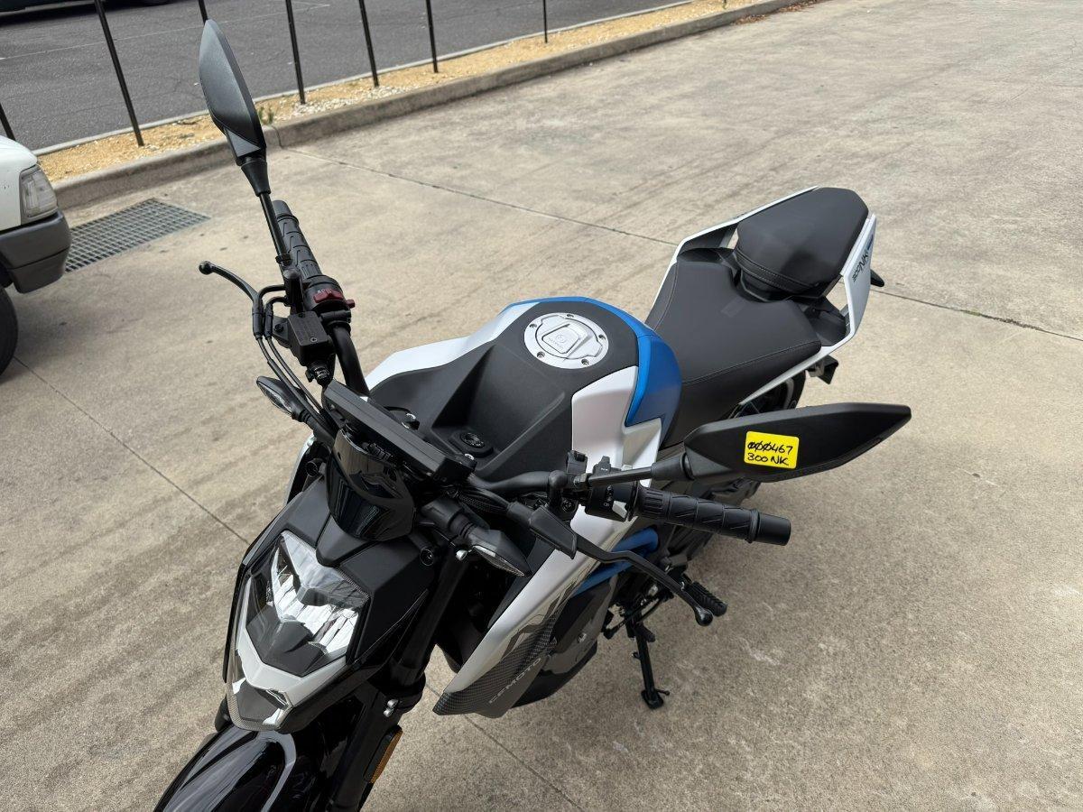 2025 CF MOTO 300 NK ABS ROAD