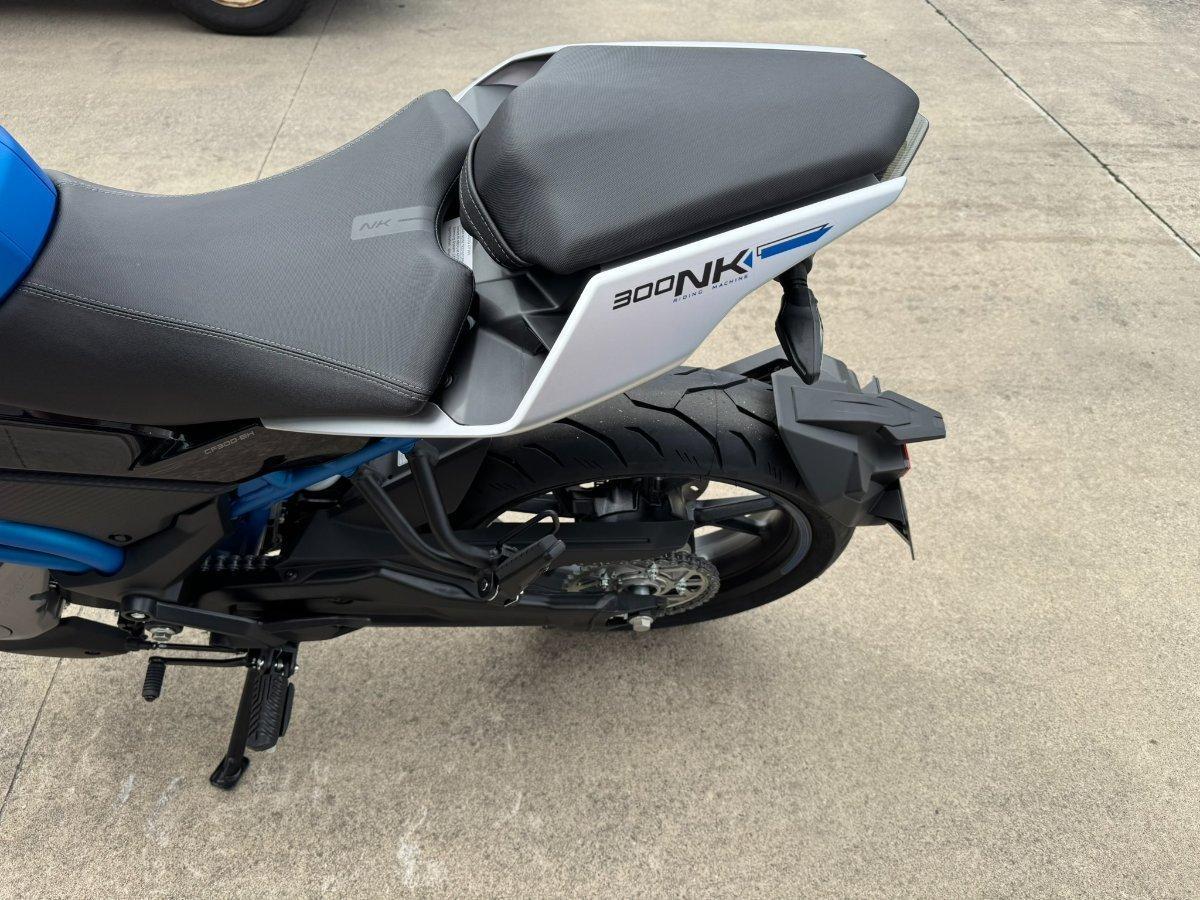 2025 CF MOTO 300 NK ABS ROAD