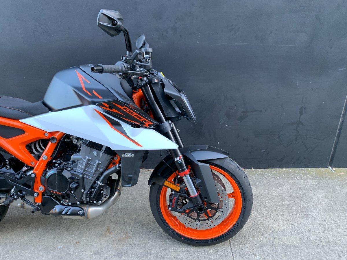 2026 KTM 990 DUKE R ROAD