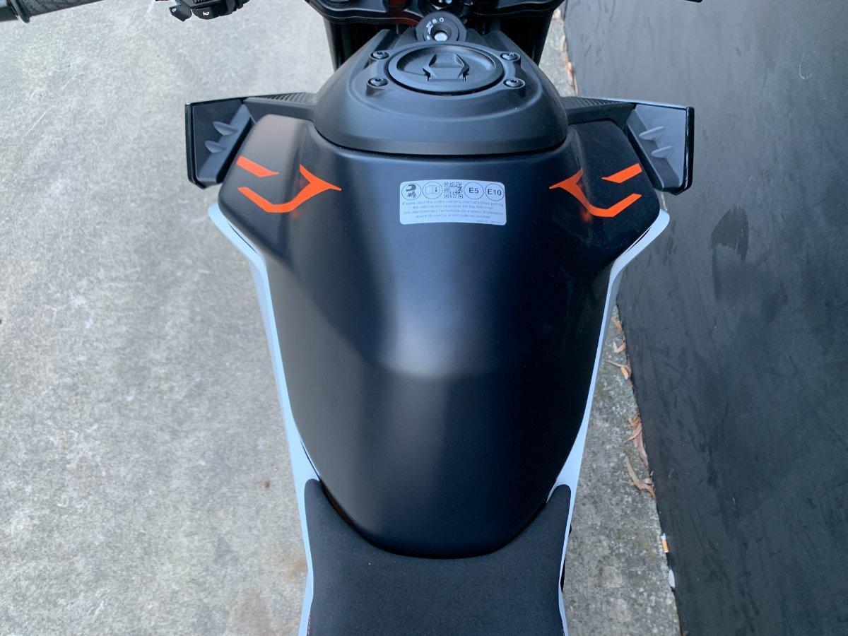 2026 KTM 990 DUKE R ROAD