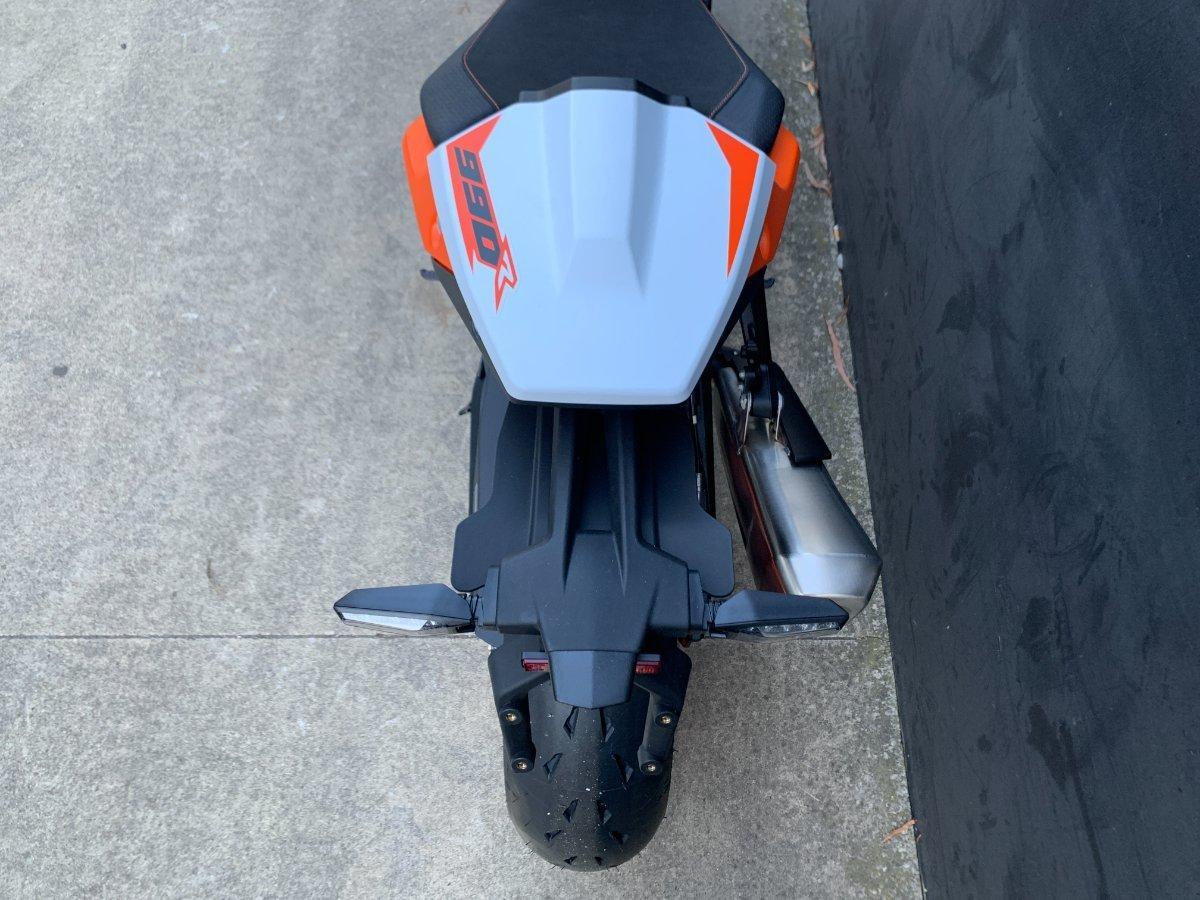 2026 KTM 990 DUKE R ROAD