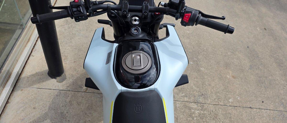 2024 HUSQVARNA VITPILEN 401 ROAD