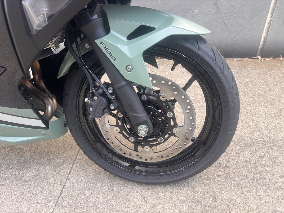 2026 KAWASAKI NINJA 500 SE (LAMS) SPORTS