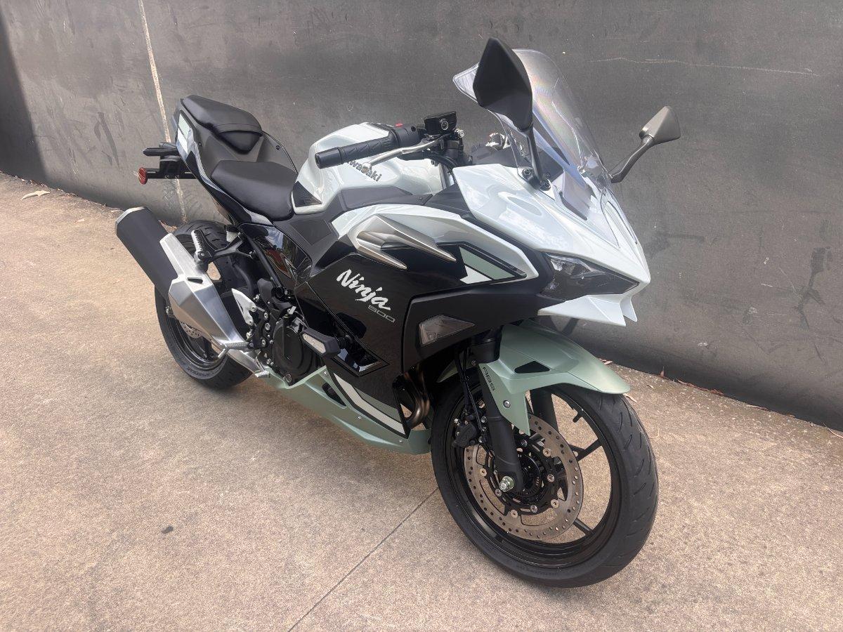 2026 KAWASAKI NINJA 500 SE (LAMS) SPORTS