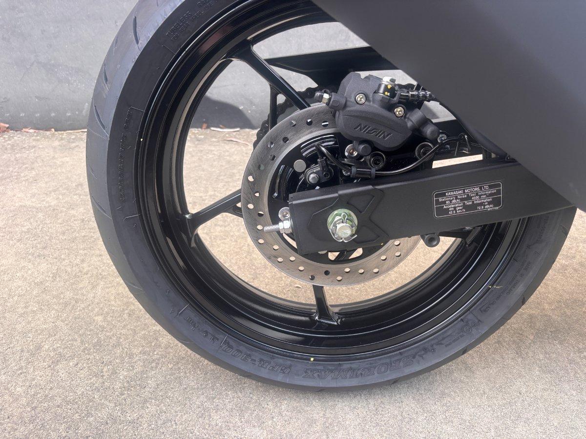 2026 KAWASAKI NINJA 500 SE (LAMS) SPORTS