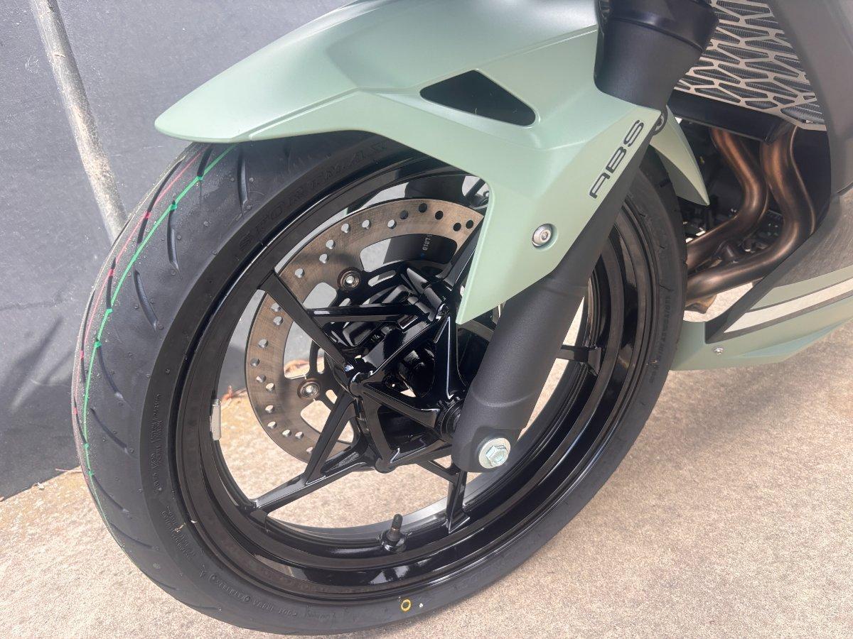 2026 KAWASAKI NINJA 500 SE (LAMS) SPORTS