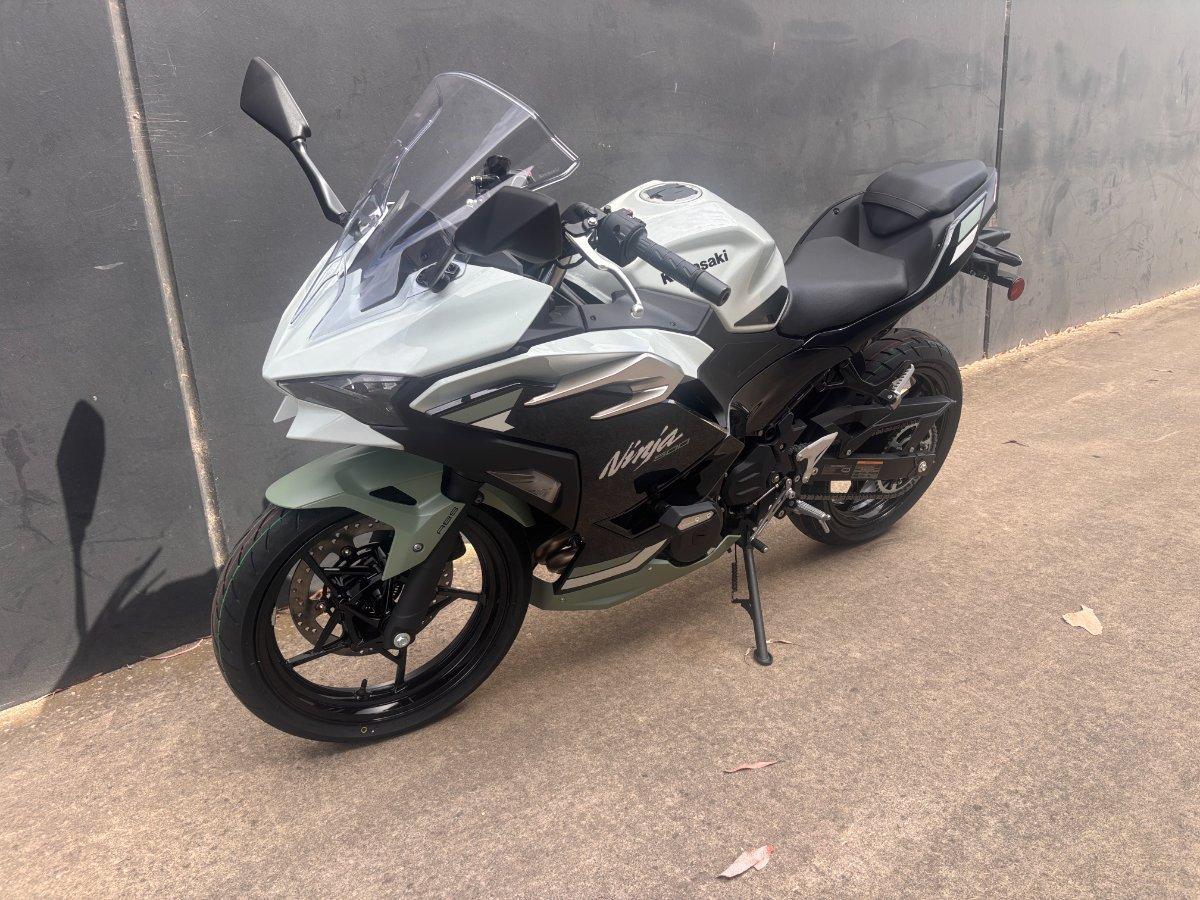2026 KAWASAKI NINJA 500 SE (LAMS) SPORTS