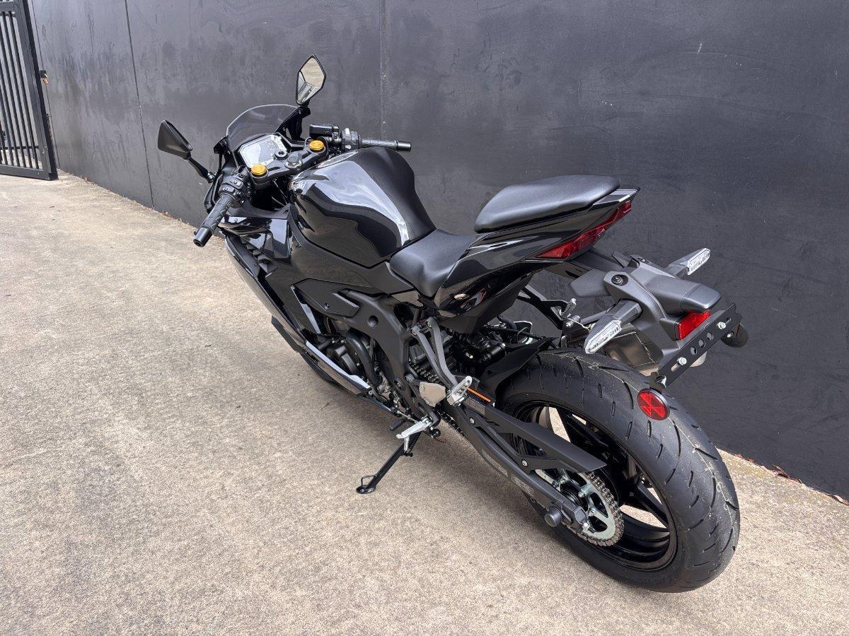 2026 KAWASAKI NINJA 400 ZX-4R SPORTS