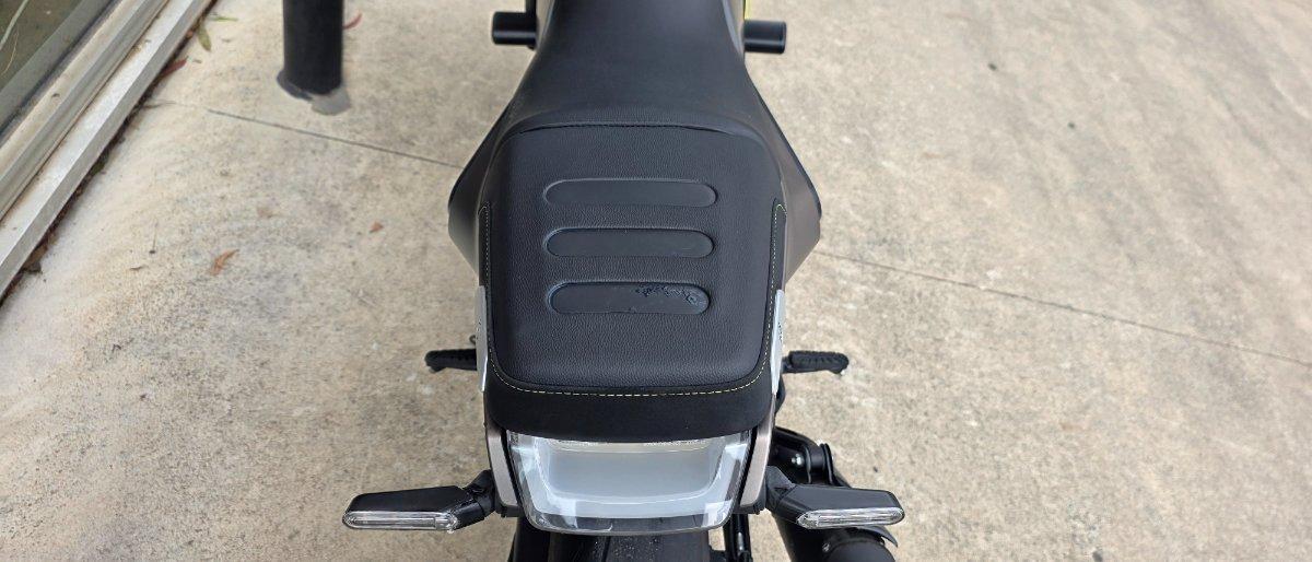 2022 HUSQVARNA SVARTPILEN 401 ROAD