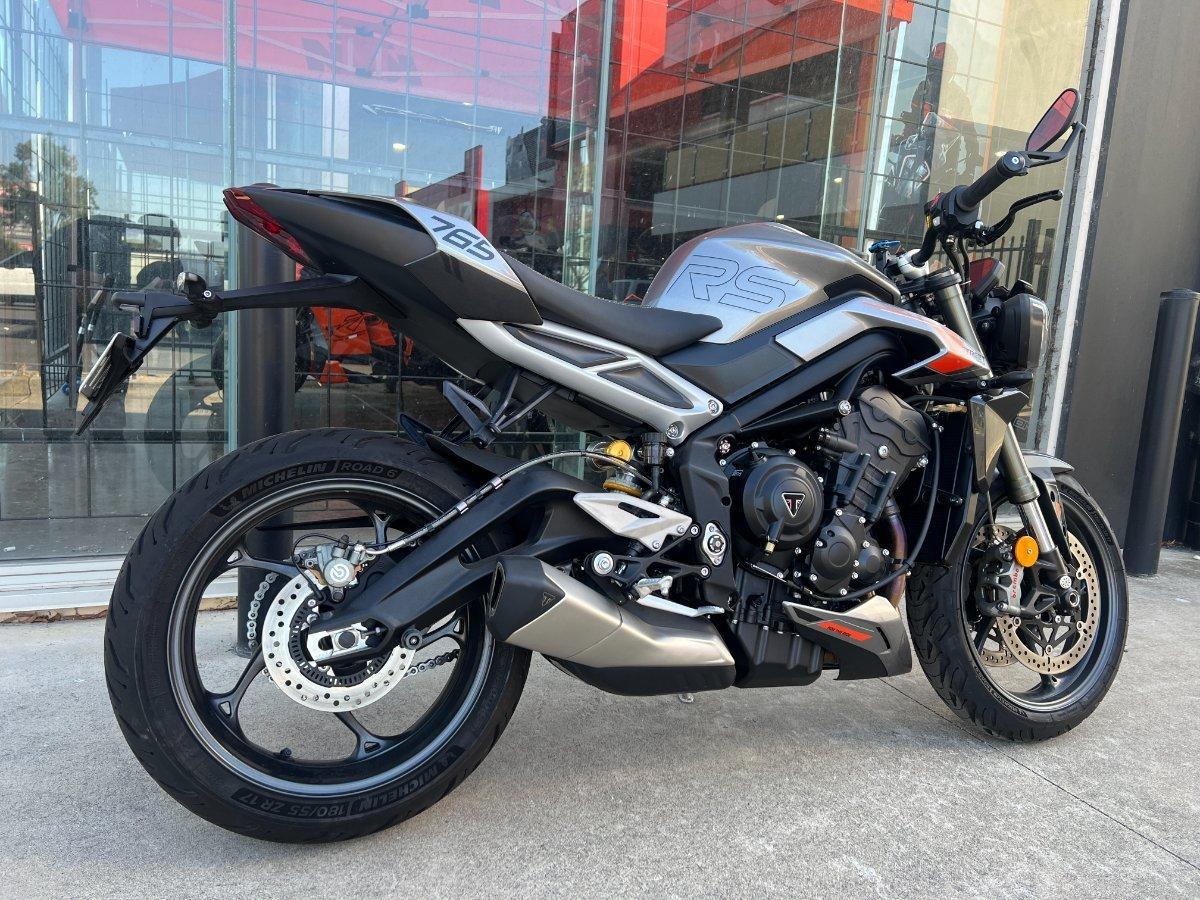 2023 TRIUMPH STREET TRIPLE RS ROAD