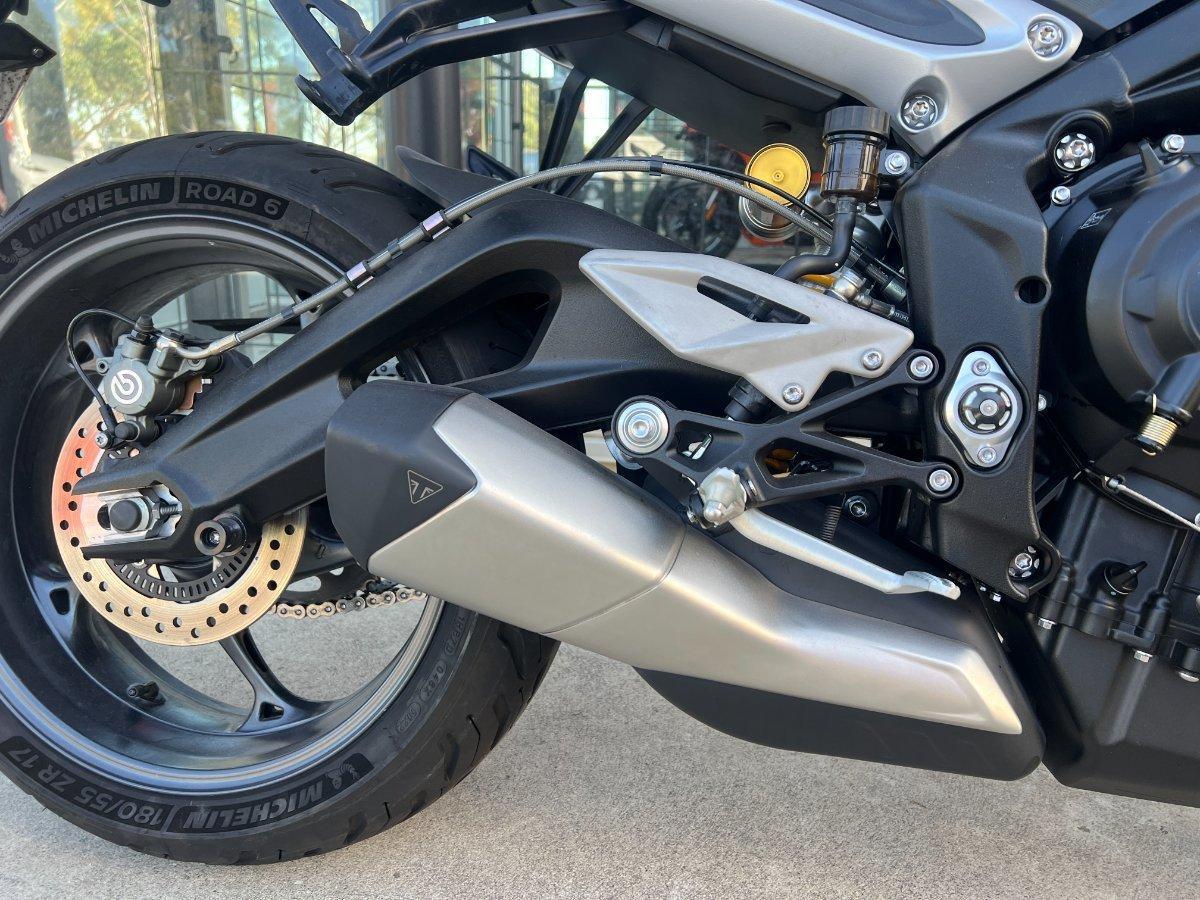 2023 TRIUMPH STREET TRIPLE RS ROAD