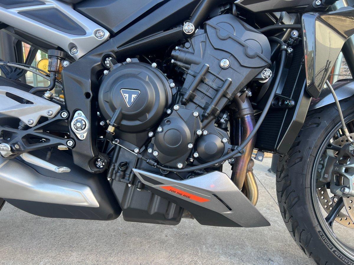 2023 TRIUMPH STREET TRIPLE RS ROAD