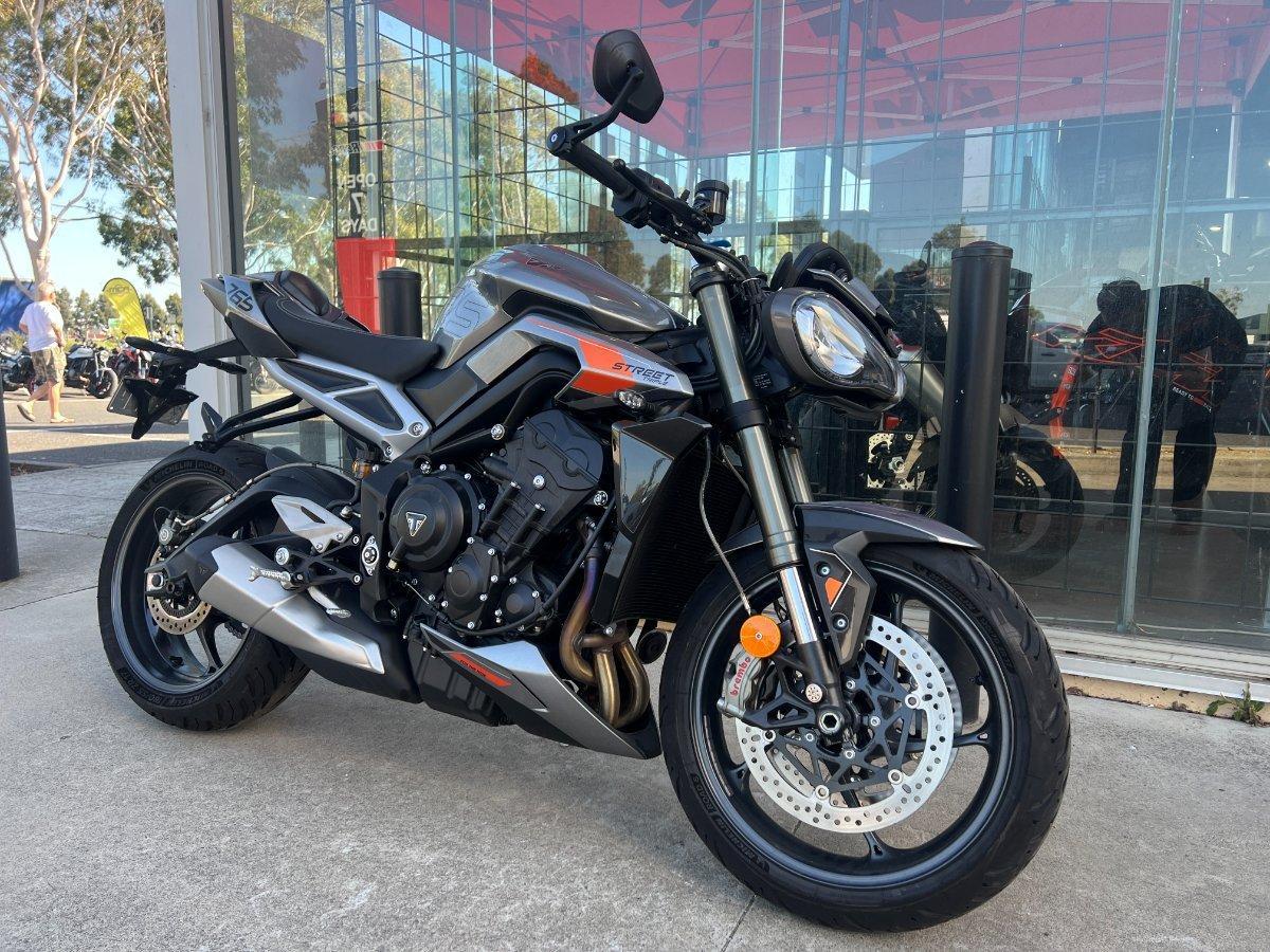 2023 TRIUMPH STREET TRIPLE RS ROAD