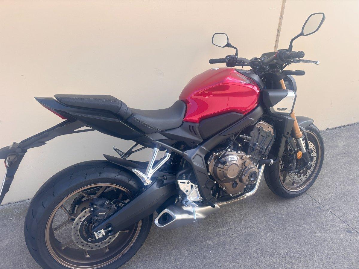 2025 HONDA CB650R SPORTS