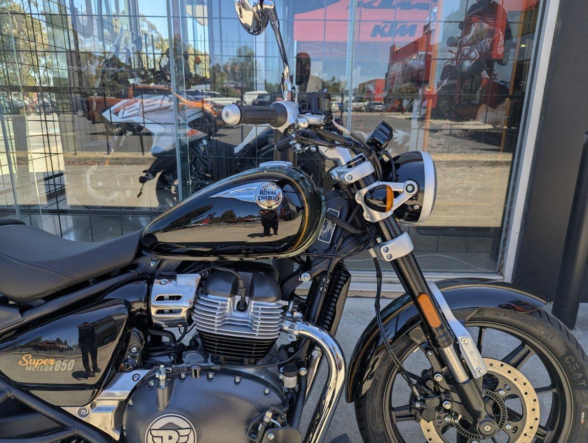 2026 ROYAL ENFIELD SUPER METEOR 650 ROAD