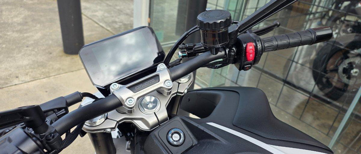 2024 CF MOTO 450 NK ROAD
