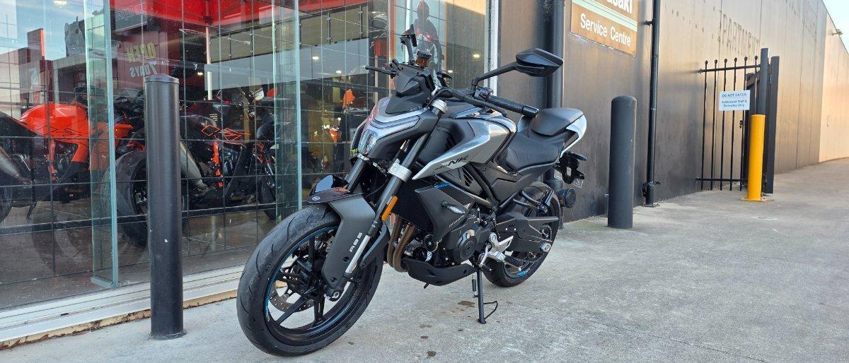 2024 CF MOTO 450 NK ROAD