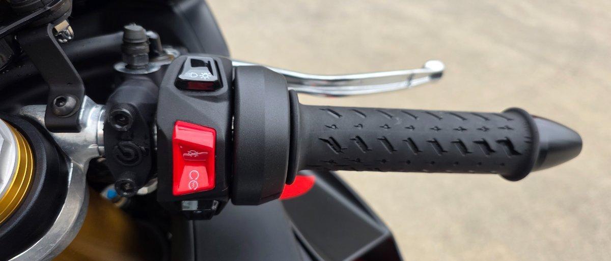 2024 APRILIA RSV4 SPORTS