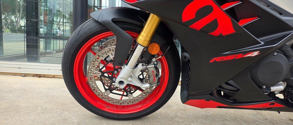 2024 APRILIA RSV4 SPORTS