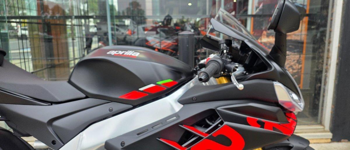 2024 APRILIA RSV4 SPORTS