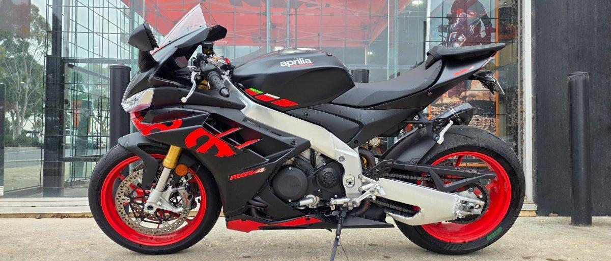 2024 APRILIA RSV4 SPORTS