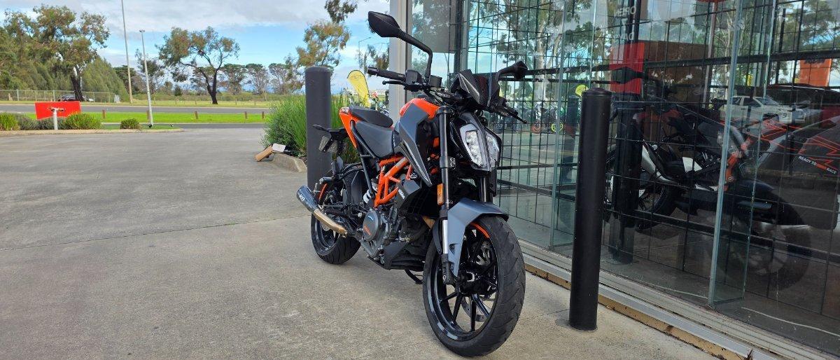 2023 KTM 390 DUKE ROAD