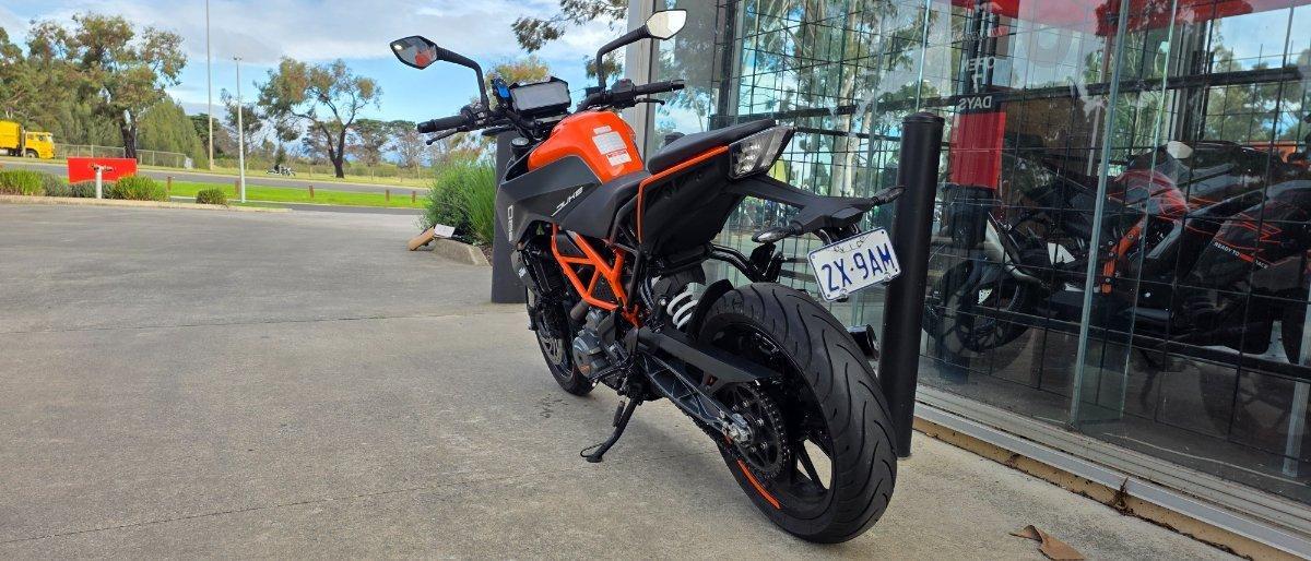 2023 KTM 390 DUKE ROAD