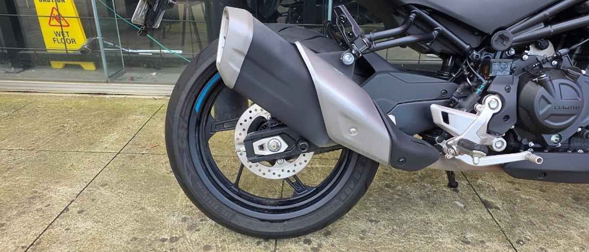 2025 CF MOTO 450 NK ROAD