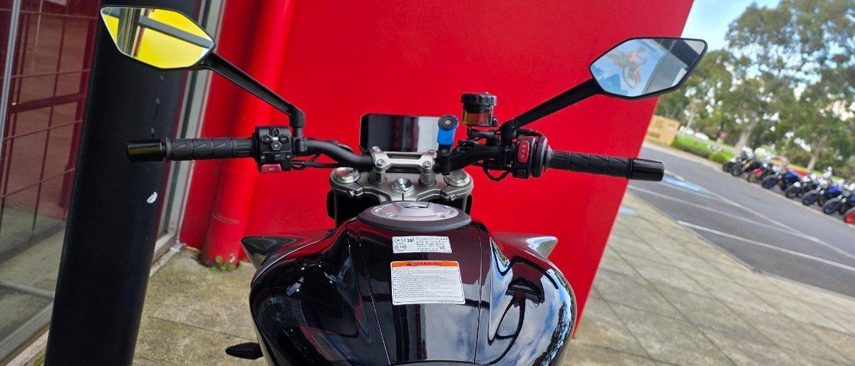 2025 CF MOTO 450 NK ROAD