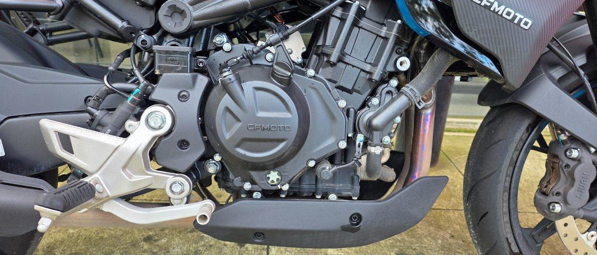 2025 CF MOTO 450 NK ROAD