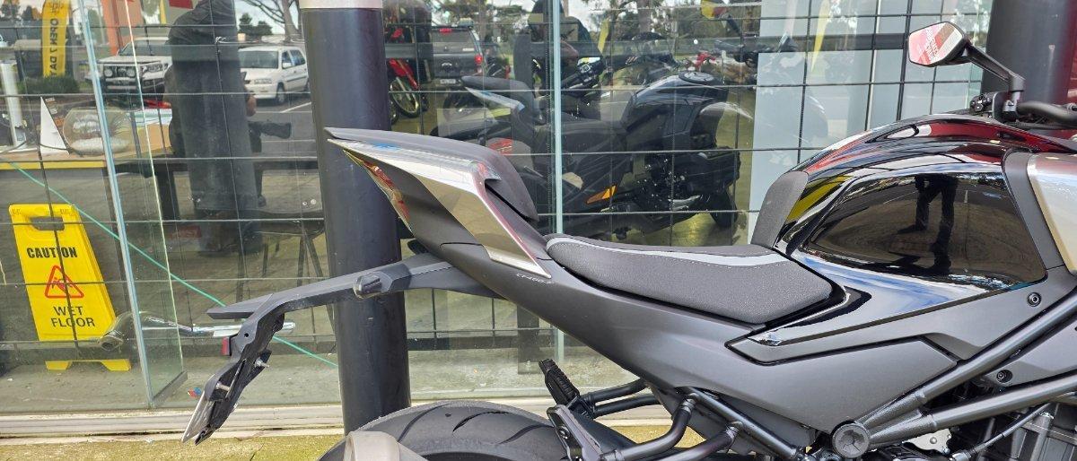 2025 CF MOTO 450 NK ROAD