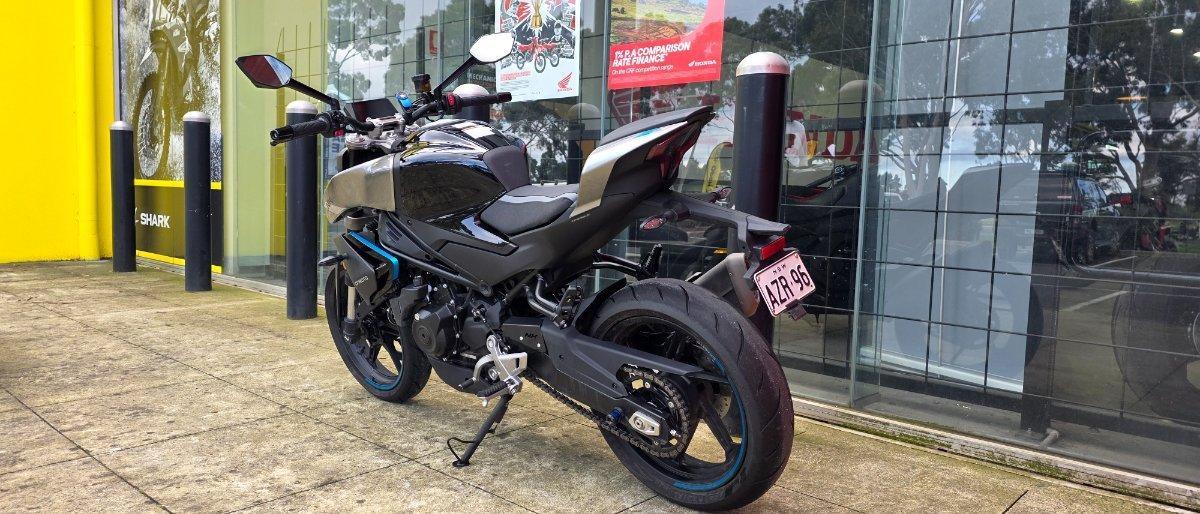 2025 CF MOTO 450 NK ROAD