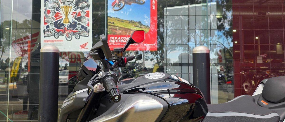 2025 CF MOTO 450 NK ROAD