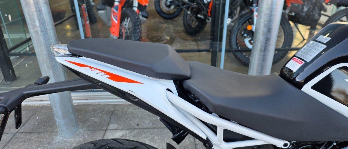 2021 KTM 200 DUKE ROAD