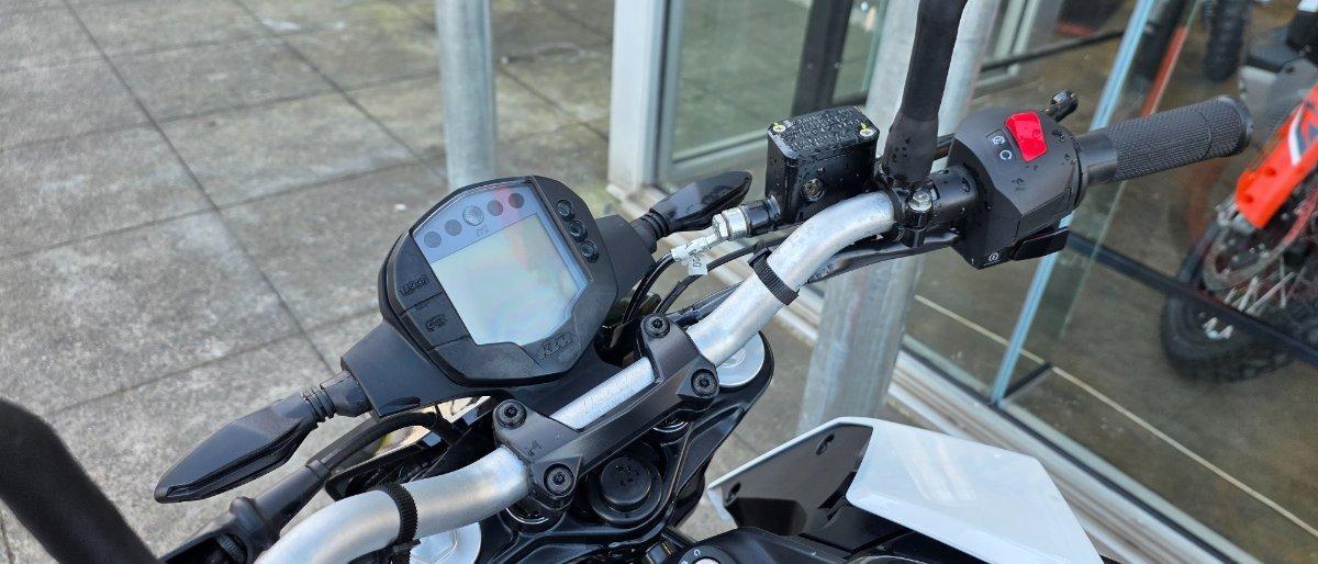2021 KTM 200 DUKE ROAD