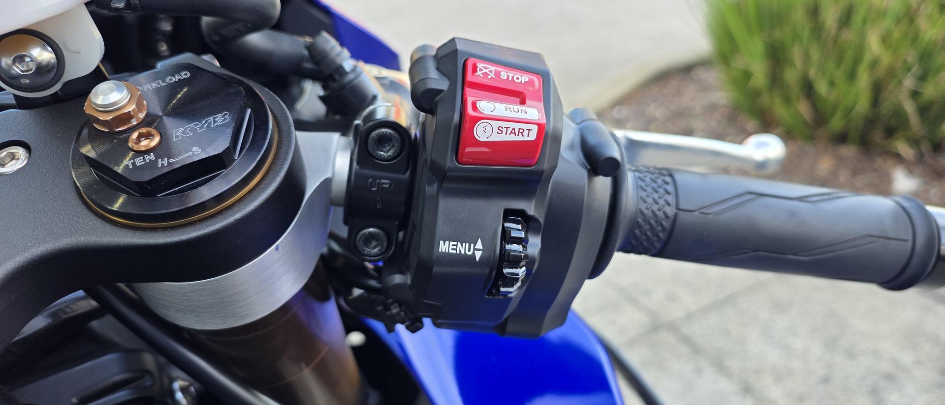 2025 YAMAHA YZF-R1 SPORTS