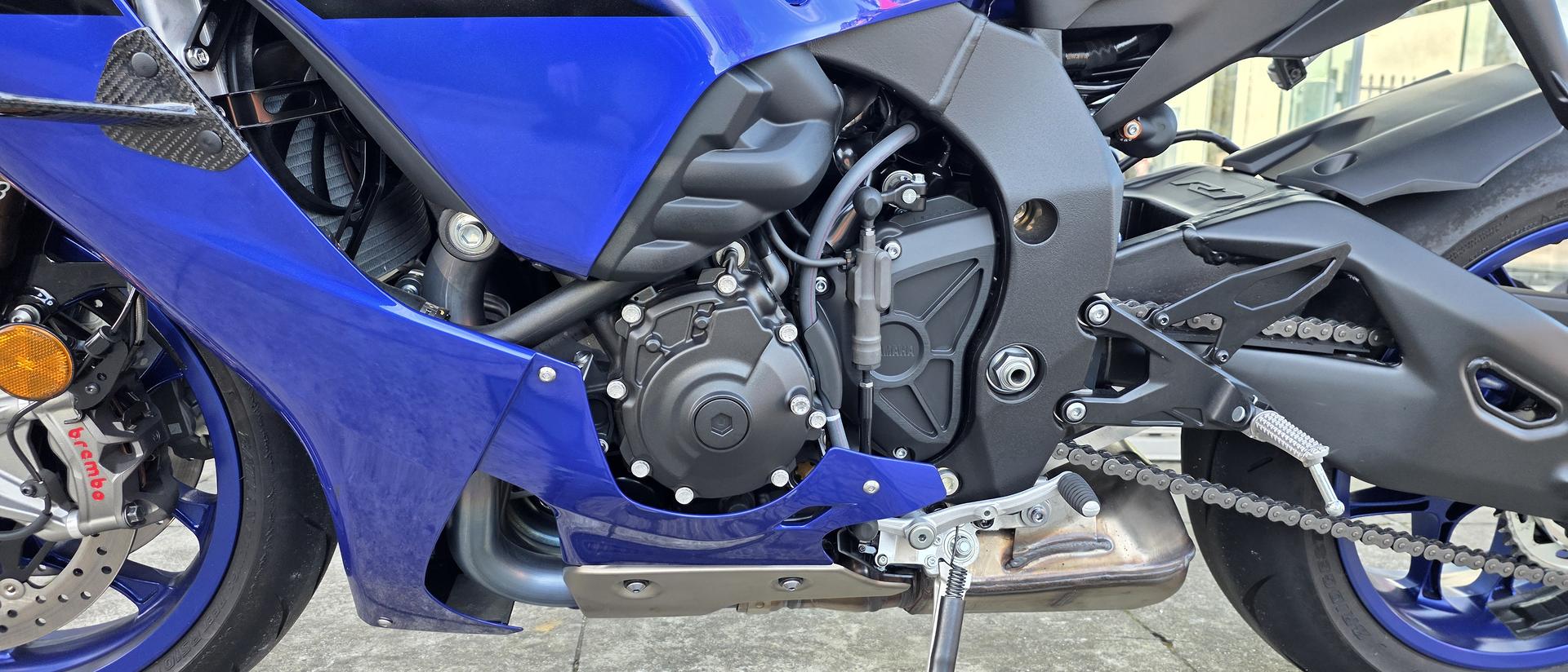 2025 YAMAHA YZF-R1 SPORTS