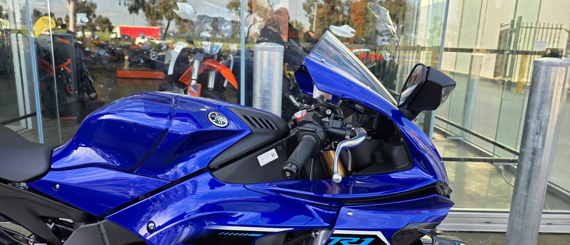 2025 YAMAHA YZF-R1 SPORTS