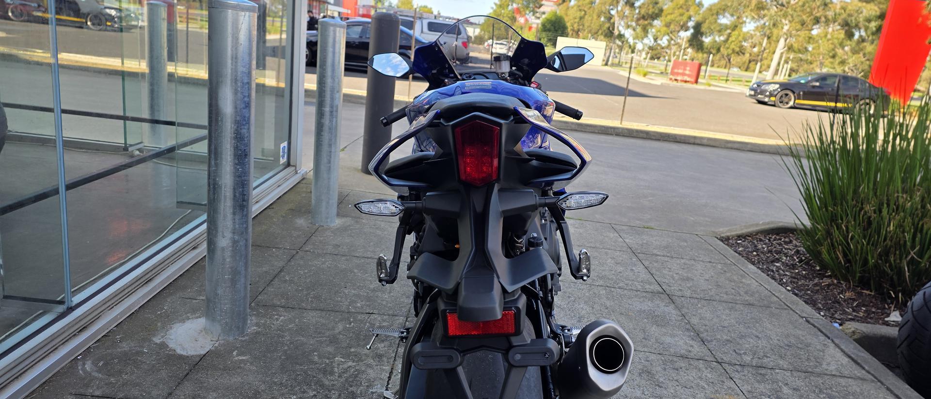 2025 YAMAHA YZF-R1 SPORTS