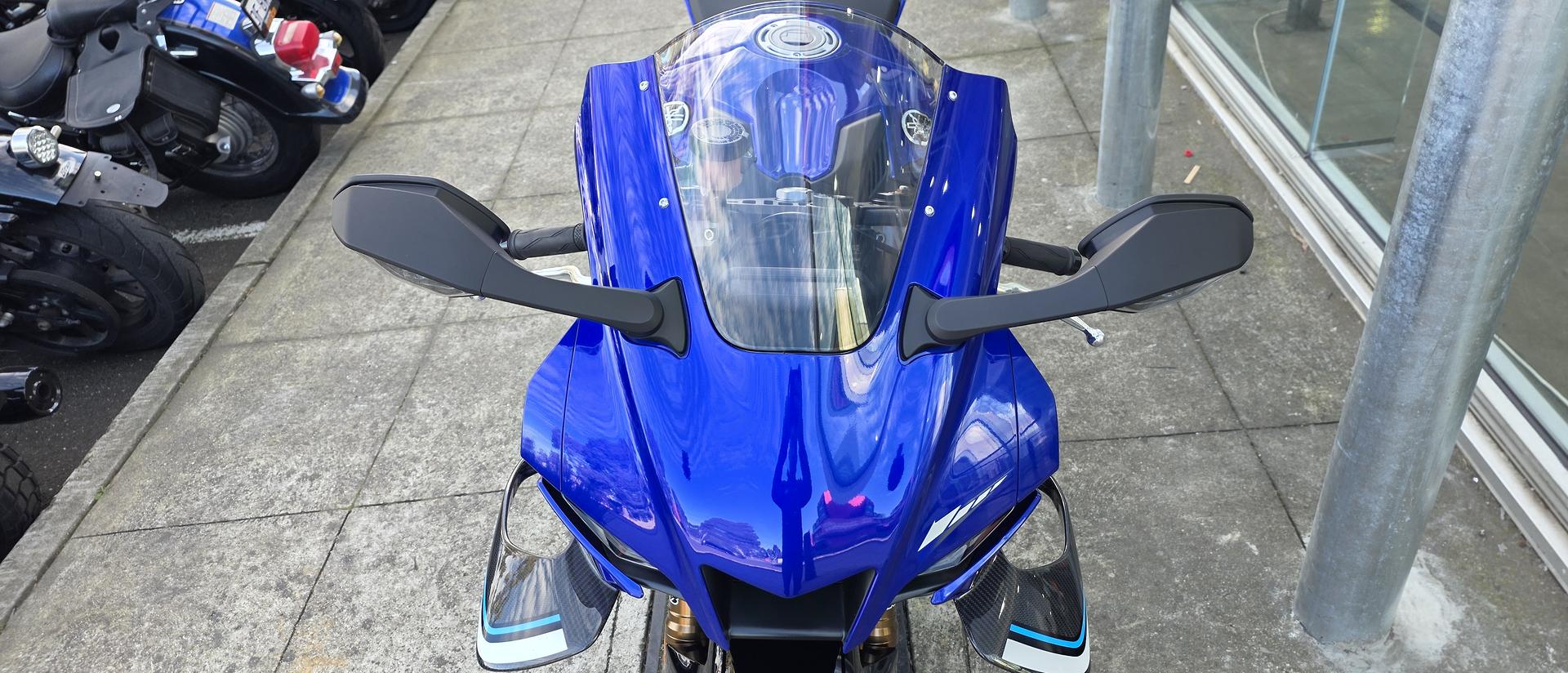 2025 YAMAHA YZF-R1 SPORTS
