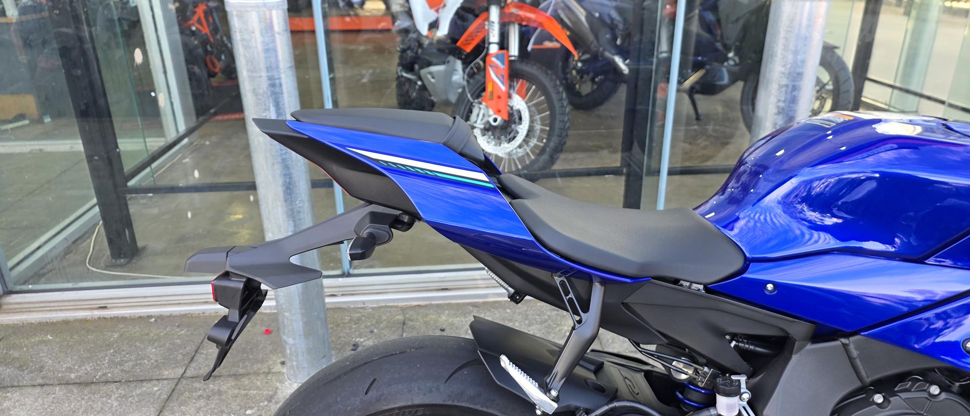 2025 YAMAHA YZF-R1 SPORTS
