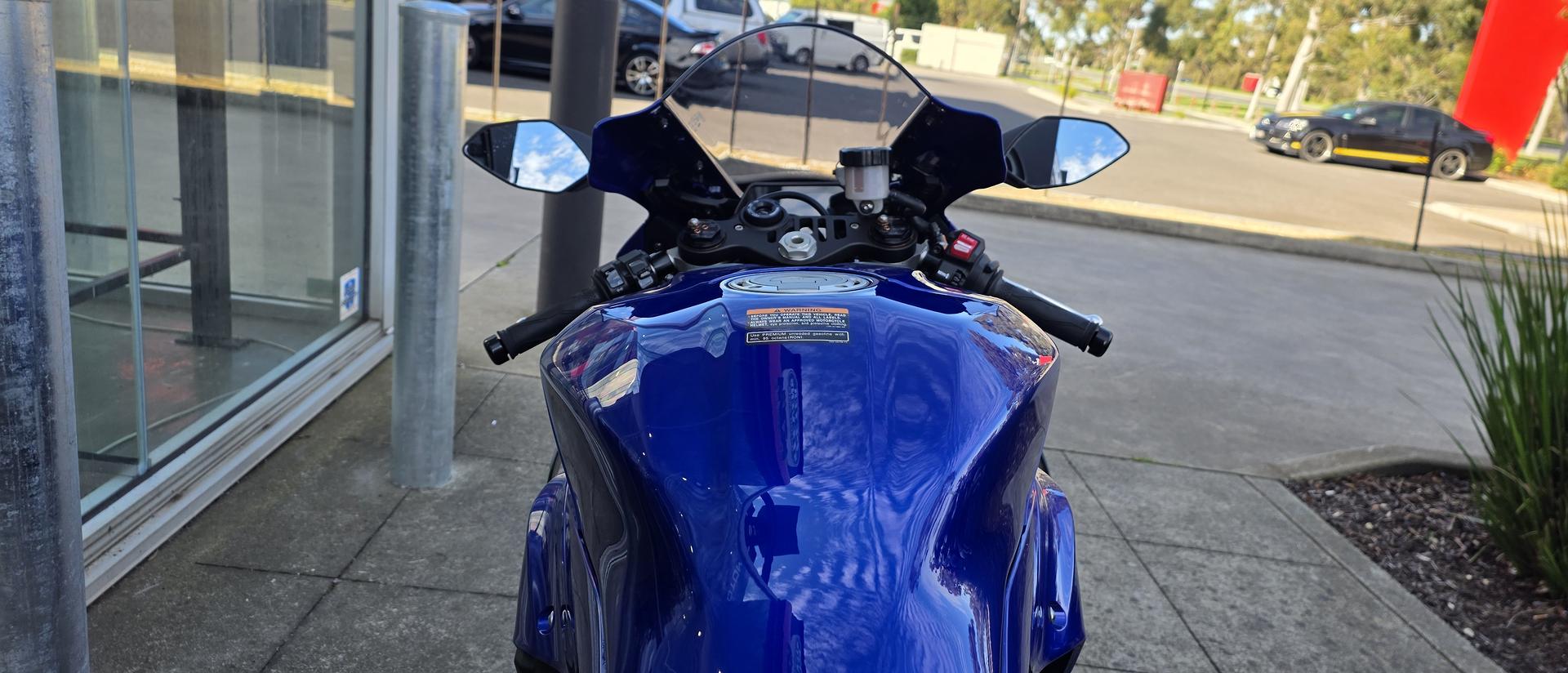 2025 YAMAHA YZF-R1 SPORTS