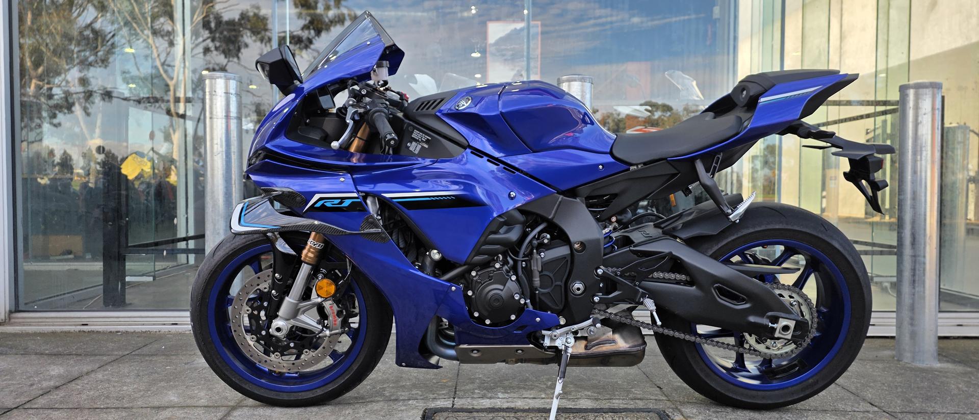 2025 YAMAHA YZF-R1 SPORTS