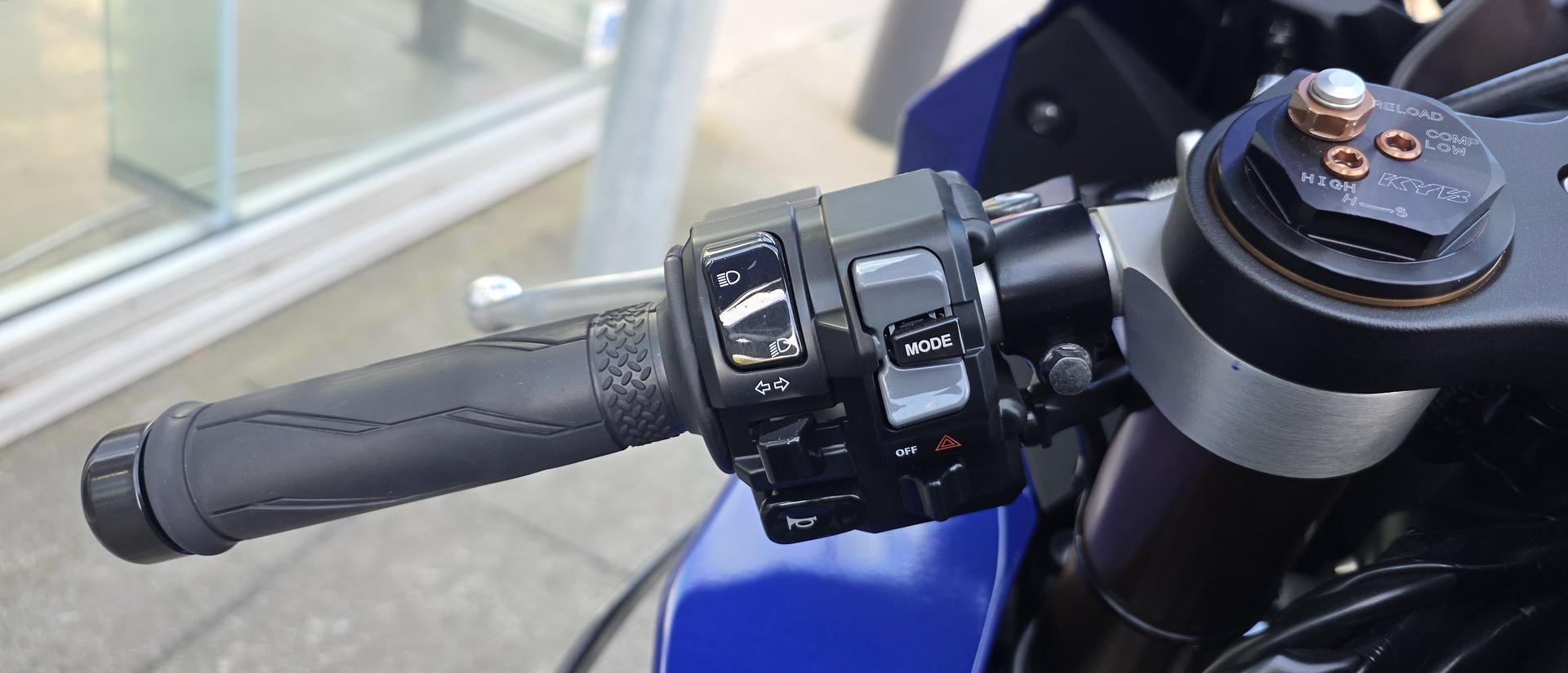 2025 YAMAHA YZF-R1 SPORTS